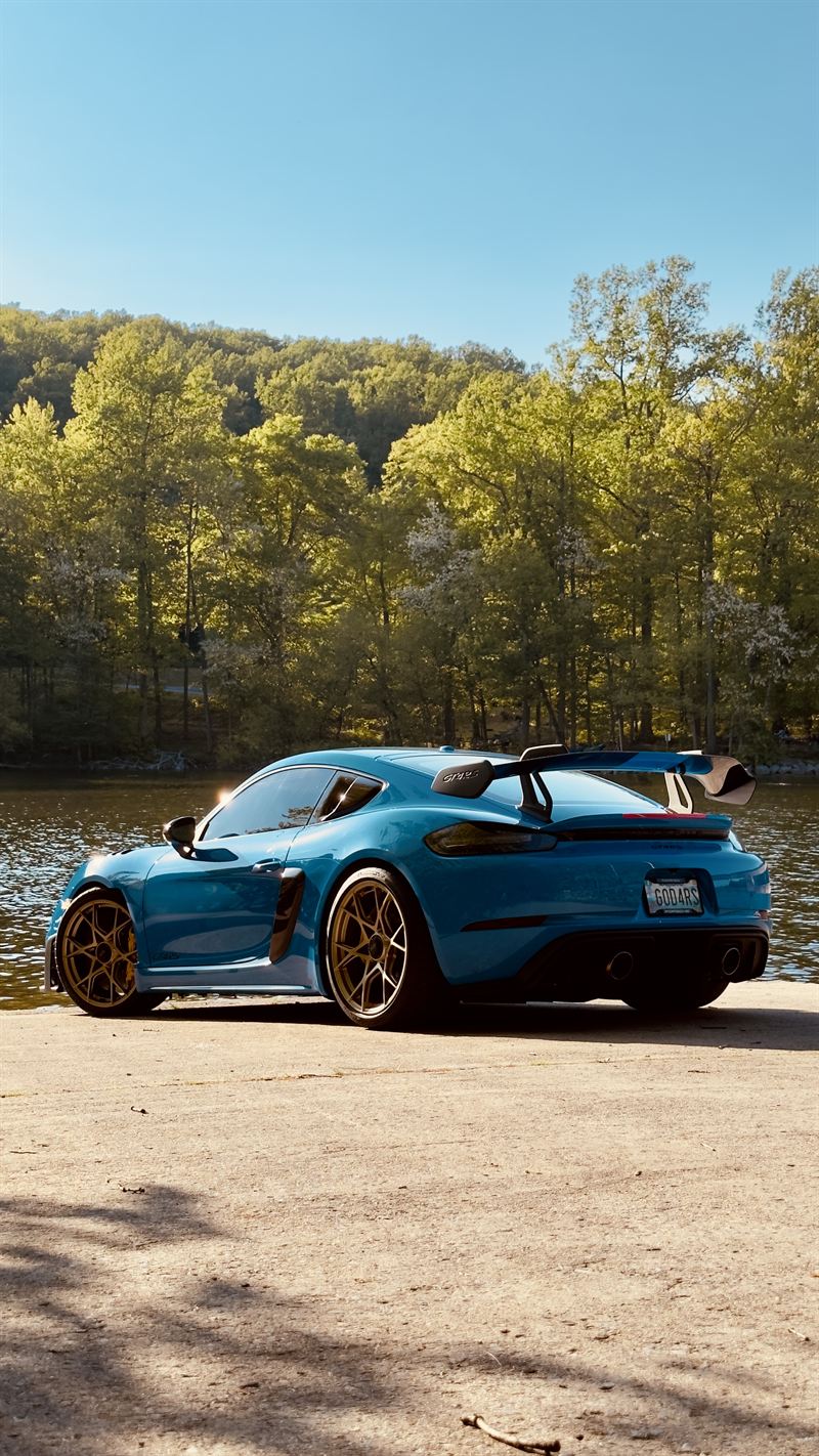 Miami-blue Porsche 718 Cayman GT4, coated and glossy